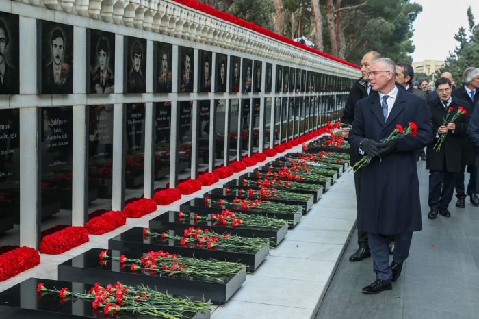   UK ambassador to Azerbaijan honors memory of January 20 tragedy victims  