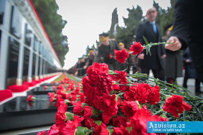  Azerbaijan observes moment of silence for 20 January martyrs 