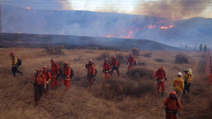   Neuer Waldbrand bei Los Angeles breitet sich aus  