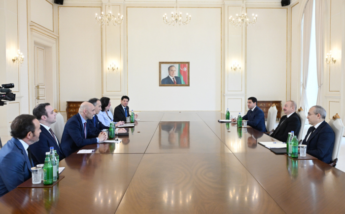  El Presidente Ilham Aliyev recibió al Cofundador y Miembro del Consejo del Foro Económico de Israel 