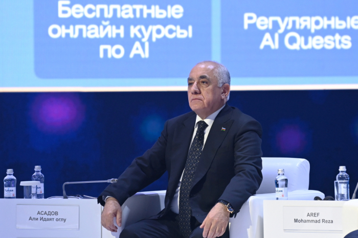 Əli Əsədov “Digital Almaty 2025” forumunda iştirak edib