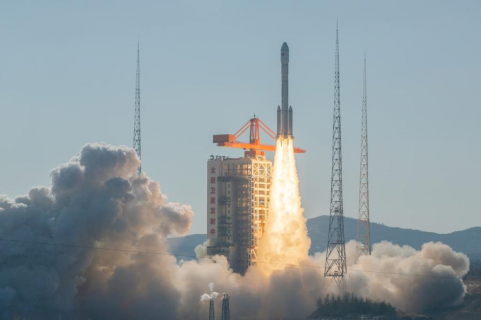 La Chine lance avec succès un nouveau groupe de satellites