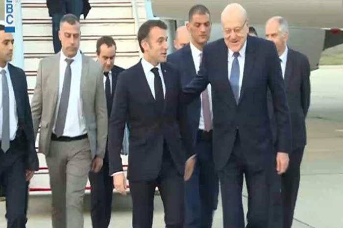   Macron est arrivé à Beyrouth pour rencontrer les nouveaux dirigeants du Liban  