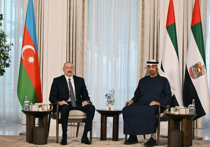  Los presidentes de Azerbaiyán y Emiratos Árabes Unidos se reúnen en Abu Dhabi  