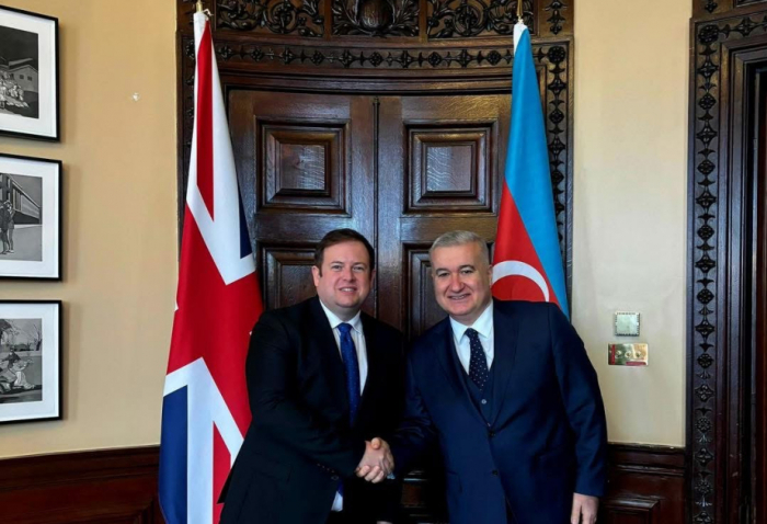 El Embajador de Azerbaiyán en el Reino Unido se reunió con el ministro británico