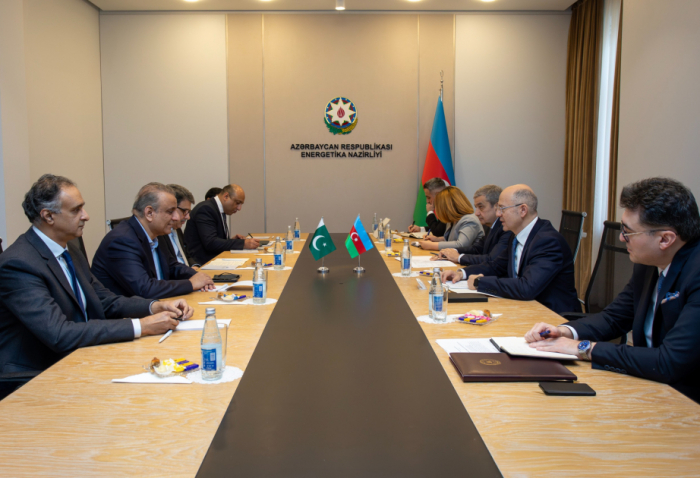 Se evalúan las posibilidades de cooperación en la expansión de los lazos energéticos azerbaiyano-paquistaníes