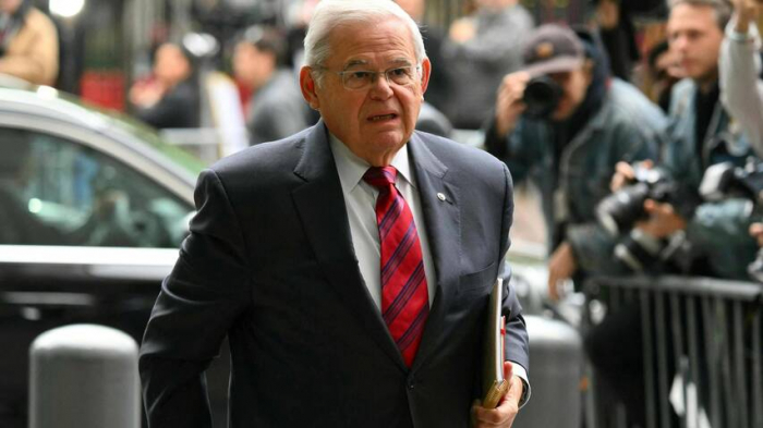   Robert Menendez, ancien sénateur américain, condamné à 11 ans de prison pour corruption  