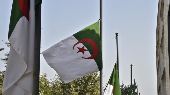  L’Algérie convoque l’ambassadeur de France pour dénoncer des «traitements dégradants» d’Algériens à Paris 