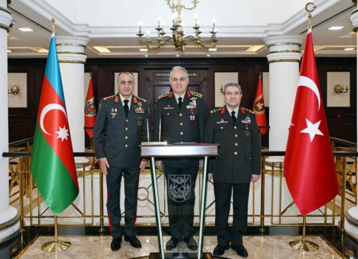 L’Azerbaïdjan et la Türkiye échangent sur la coopération militaire éducative