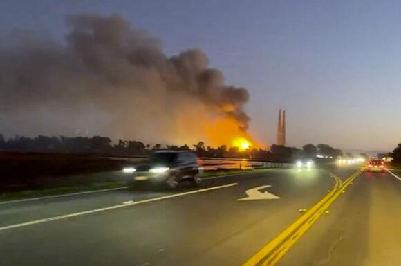 Fire erupts at huge California battery storage plant