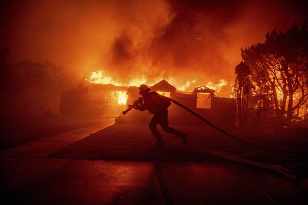 Almost 180,000 Los Angeles residents told to evacuate amid fires