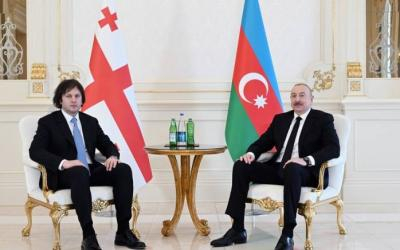  Ilham Aliyev e Irakli Kobakhidze se reúnen cara a cara 