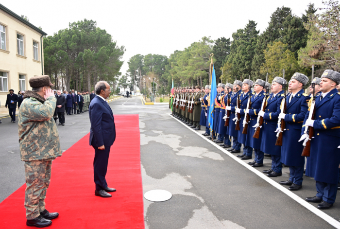  Somali President visits commando military unit in Azerbaijan 