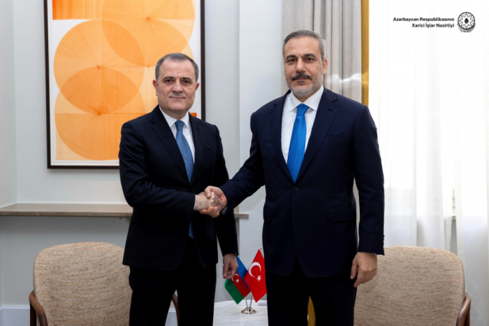 Jeyhun Bayramov briefs Turkish counterpart on Azerbaijan-Armenia peace process