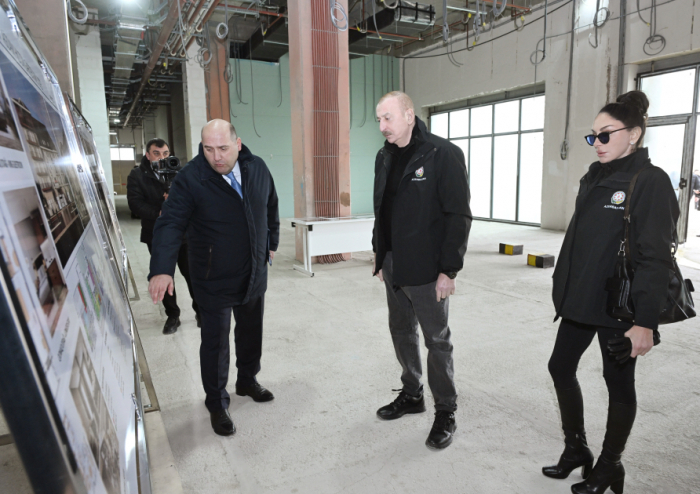  Visita del Presidente de Azerbaiyán al distrito de Aghdam: Familiarización con las obras de construcción que se están llevando a cabo en el Hotel Hilton Garden Inn 