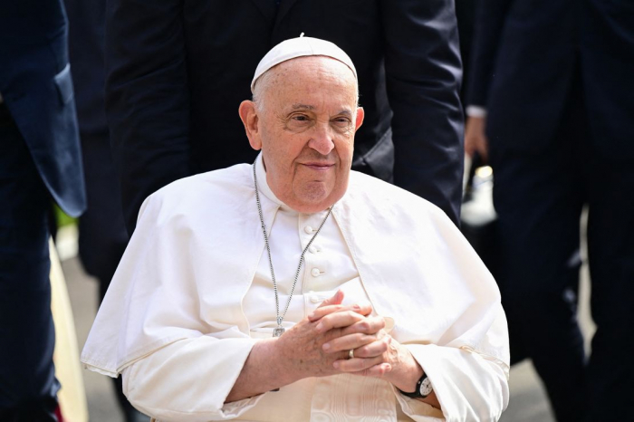   Pope Francis is ‘fragile and not out of danger,’ doctors say  