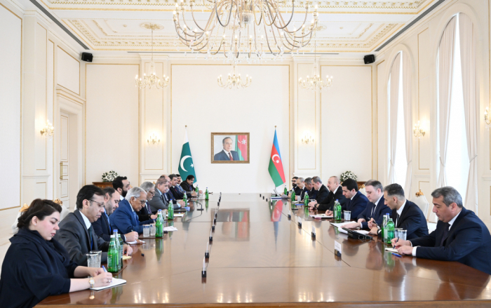  Comienza la reunión en formato ampliado del Presidente de Azerbaiyán con el Primer Ministro de Pakistán   ACTUALIZADO  