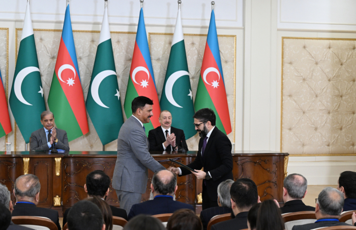  La firma de documentos entre Azerbaiyán y Pakistán   ACTUALIZADO  