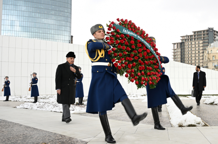   Pakistani PM visits Victory Park in Baku -   PHOTOS    