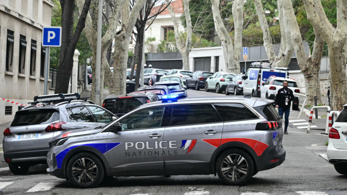   Three explosive devices thrown at Russian consulate in Marseille  