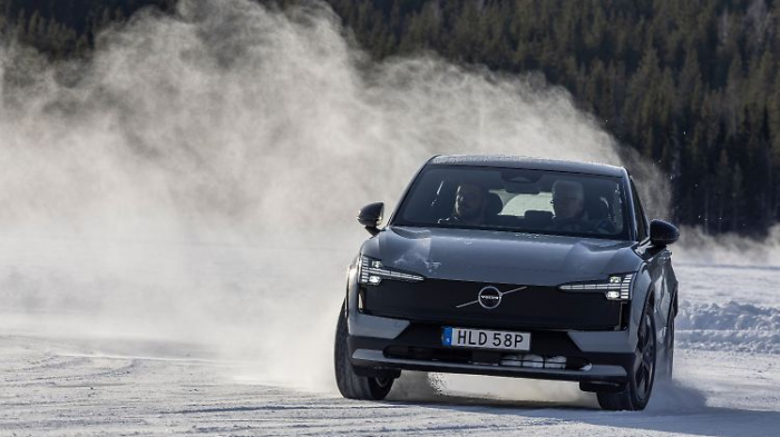   Volvo EX30 Cross Country - passt auch für die Stadt  