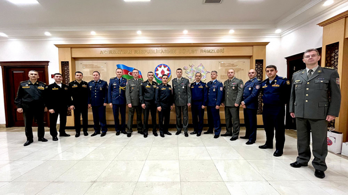 Azerbaijani, Serbian military delegations hold expert meeting