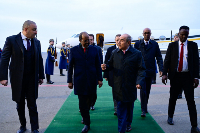   Arrivée du président somalien en Azerbaïdjan pour une visite officielle  