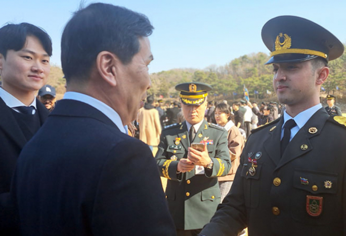 Azerbaijani Army serviceman graduates with distinction in South Korea