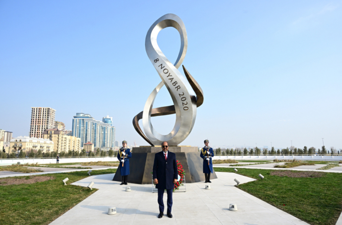   Somali President visits Victory Park in Azerbaijan