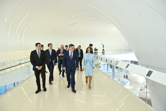 Kazakh Prime Minsiter visits Heydar Aliyev Center in Baku