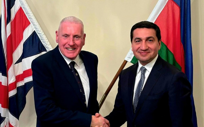   Un conseiller du président azerbaïdjanais rencontre le ministre d