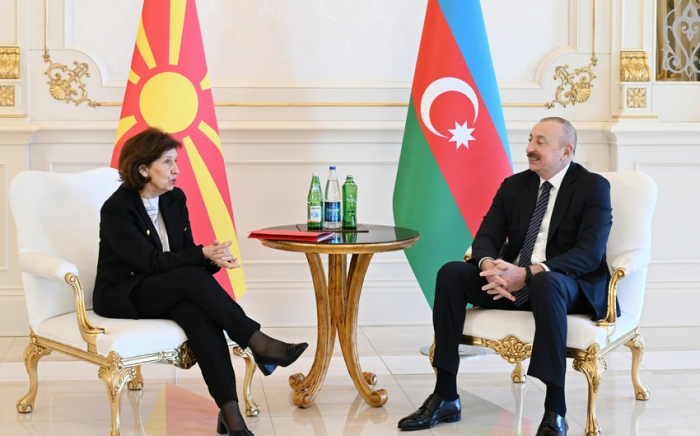  Ilham Aliyev hatte ein Einzelgespräch mit der Präsidentin Nordmazedoniens 