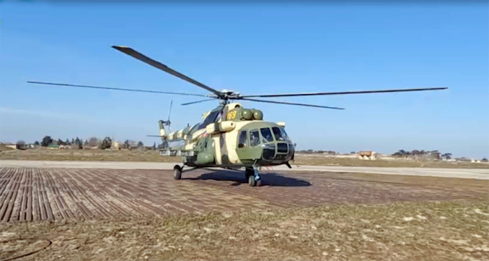   Hubschraubereinheiten der aserbaidschanischen Luftwaffe führen Trainingsflüge durch –   VIDEO    