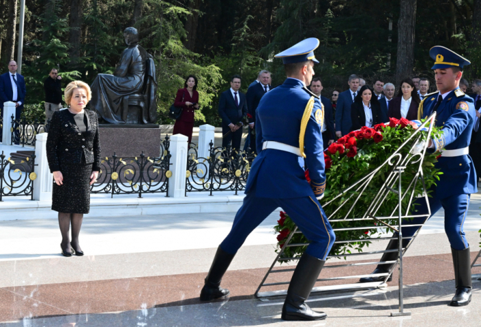   Speaker of Russia’s Federation Council pays tribute to National Leader Heydar Aliyev  