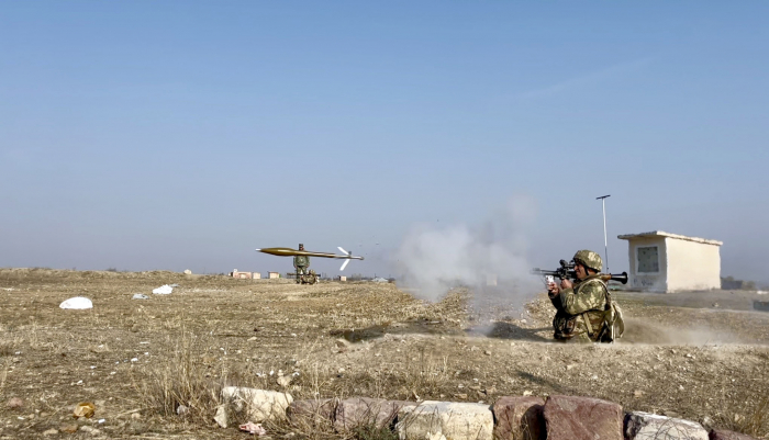   Aserbaidschans Militärreservisten absolvieren praktische Feldübungen -   VIDEO    