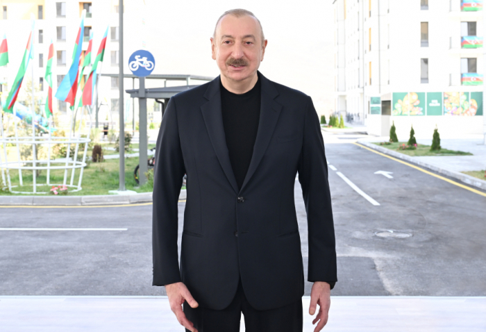     Ilham Aliyev:   Aserbaidschan hat einen beispiellosen Sieg errungen  