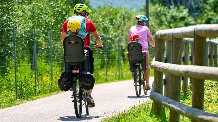  Stiftung Warentest beurteilt Kindersitze fürs Fahrrad 