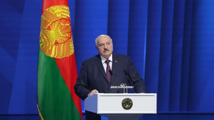 Lukashenko sworn in for new term as Belarus