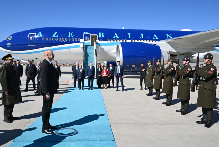   El Presidente de Azerbaiyán llega en visita de trabajo a Türkiye  