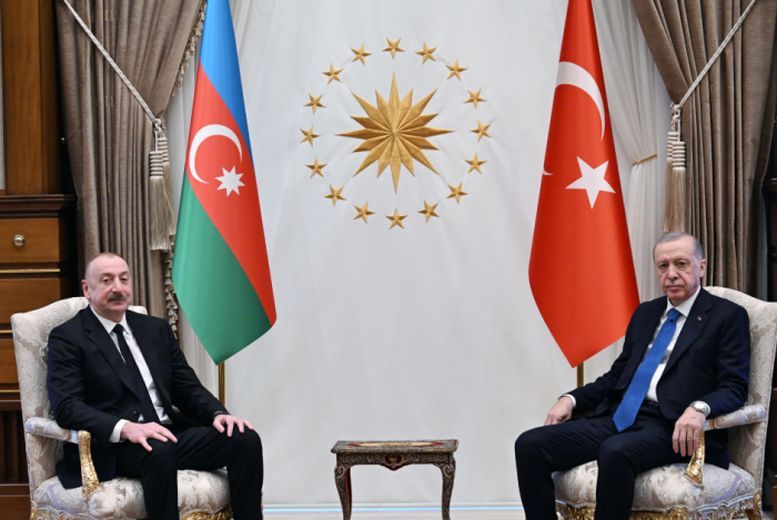   Comienza la reunión a solas entre los presidentes de Azerbaiyán de Türkiye  