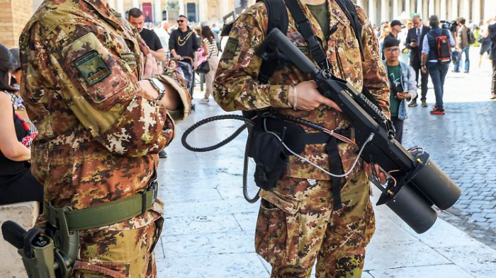   Geheim-Soldaten sichern Roms Luftraum bei Papst-Beisetzung  