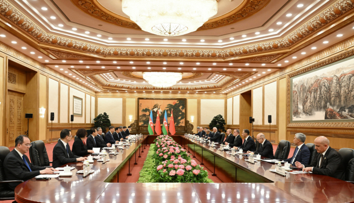 El Presidente de Azerbaiyán mantiene una reunión en formato ampliado con el Presidente de China El Presidente de Azerbaiyán mantiene una reunión en formato ampliado con el Presidente de China