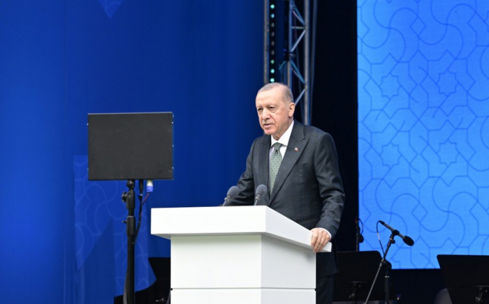     Türkischer Präsident:   Die 1918 entzündete Fackel der Freiheit erhellt den Weg Aserbaidschans  
