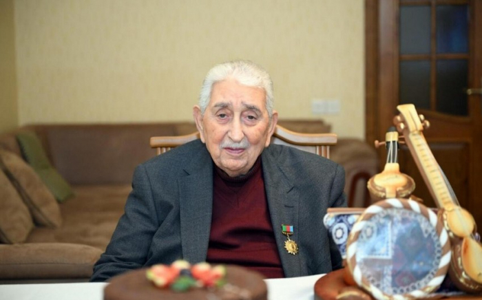 Arif Babayevə Heydər Əliyev Mükafatı verilib
Arif Babayevə Heydər Əliyev Mükafatı verilib