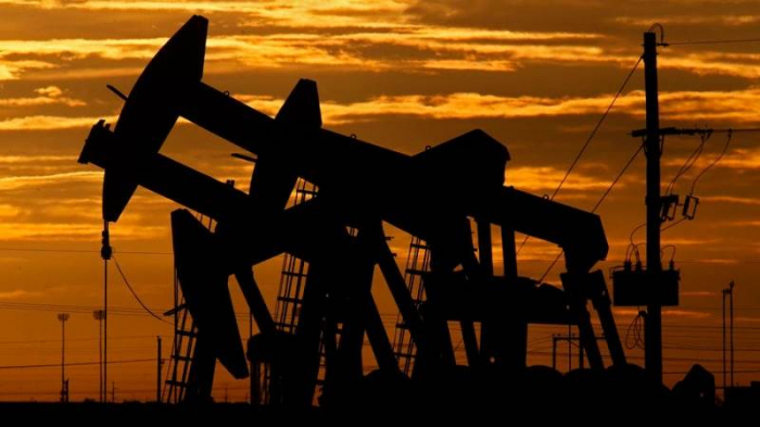 Azerbaijani oil price falls below $64