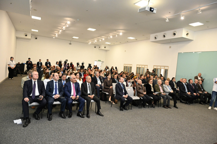 Baku hosts International Carpet Forum