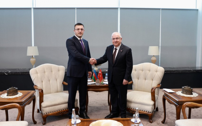   Yaschar Güler empfing den stellvertretenden Verteidigungsminister Aserbaidschans  