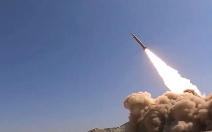   Iran testet erfolgreich ballistische Rakete mit 1.200 km Reichweite  