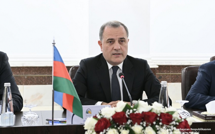  Le ministre azerbaïdjanais des AE informe son homologue irakien du processus de normalisation entre Bakou et Erevan 