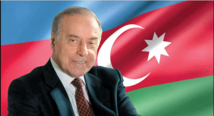   102. Todestag von Nationalleader Heydar Aliyev in Baku begangen  